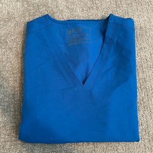 women’s medium figs scrub top